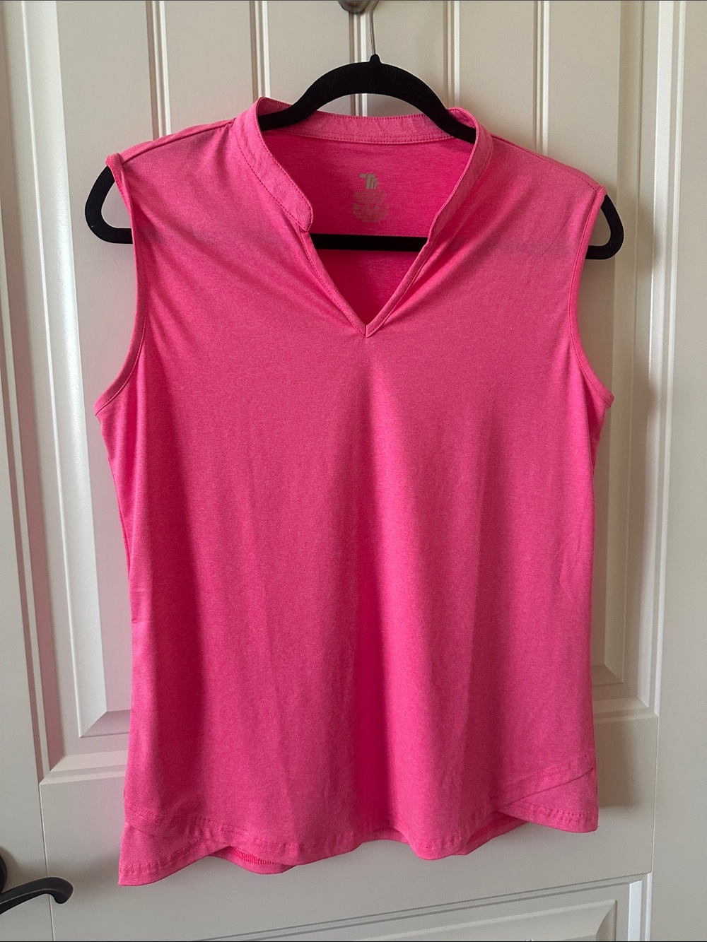 Women’s Sleeveless V-Notch Tank Top in Hot Pink
